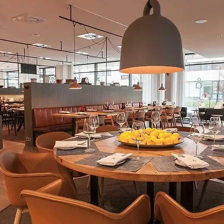 Otel Courtyard By Marriott Arena Atlas