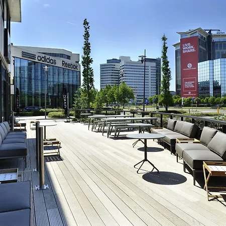 Courtyard By Marriott Hotel