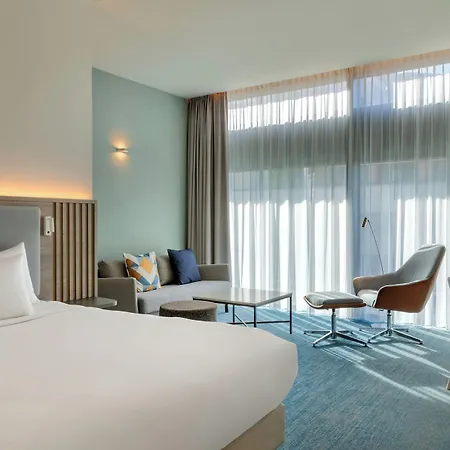 Courtyard By Marriott Hotel
