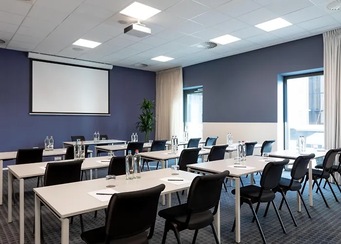 Hotel Courtyard By Marriott Arena Atlas 4*