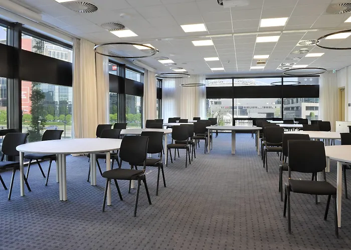 Courtyard By Marriott Arena Atlas Hotel