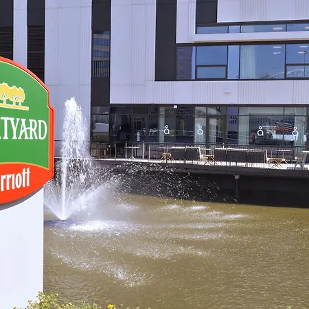 Hotel Courtyard By Marriott Arena Atlas