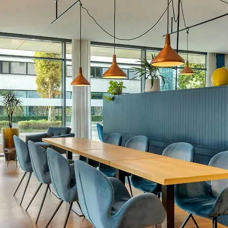 Ξενοδοχείο Courtyard By Marriott 4*